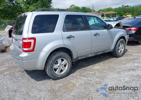2011 Ford Escape Xlt z USA, uszkodzony, nr VIN 1FMCU9D7XBKB29282